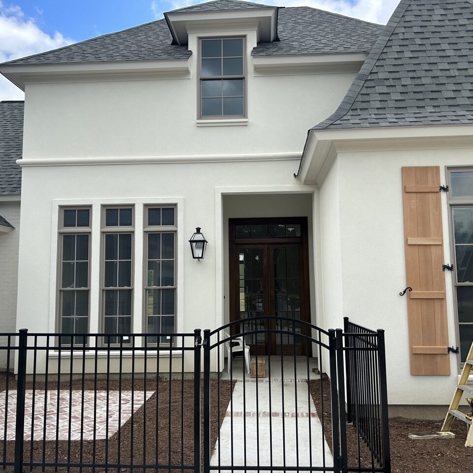 Aluminum Courtyard Fence and Gate