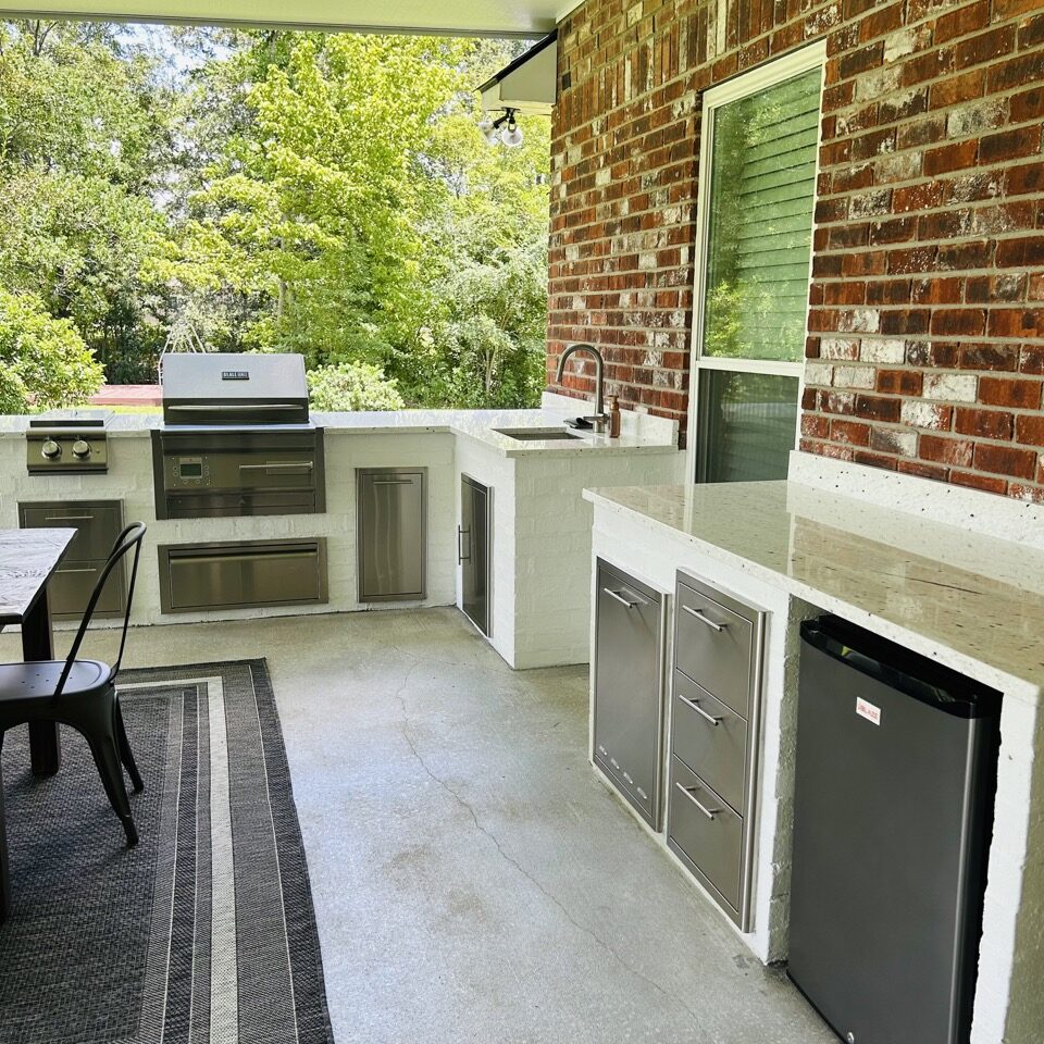 Outdoor Kitchen