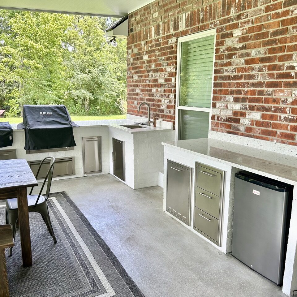 Outdoor Kitchen
