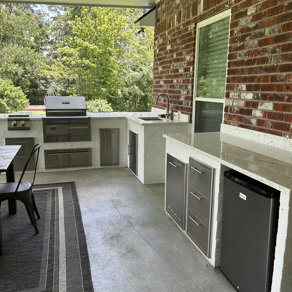 Outdoor Kitchen
